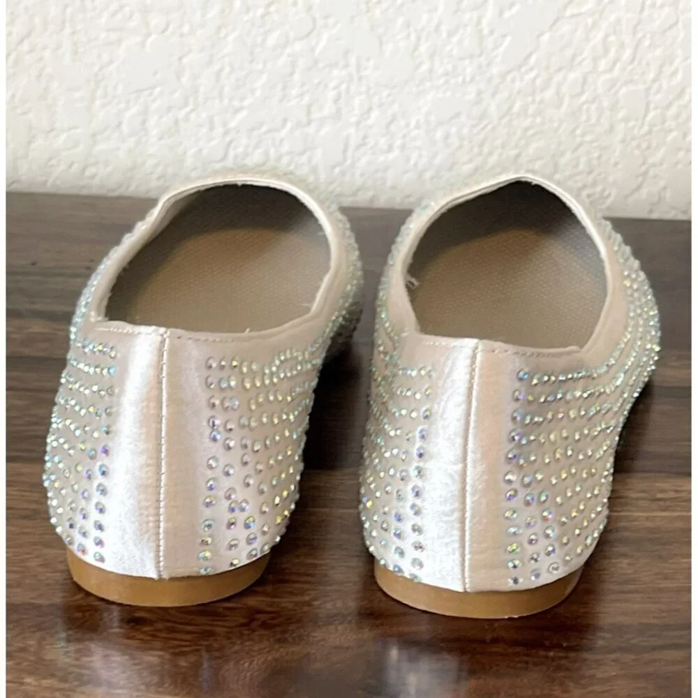 Madden Girl Tazorr Champagne Flat Rhinestone Round Toe 8 Womens NEW